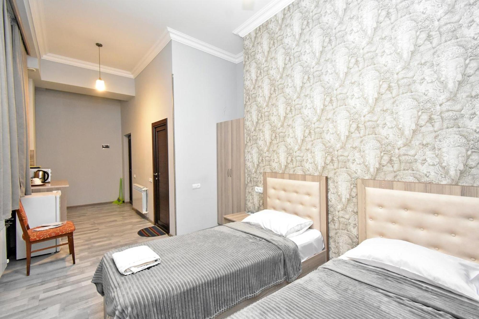 Modern Apartments And Tours Ереван Экстерьер фото